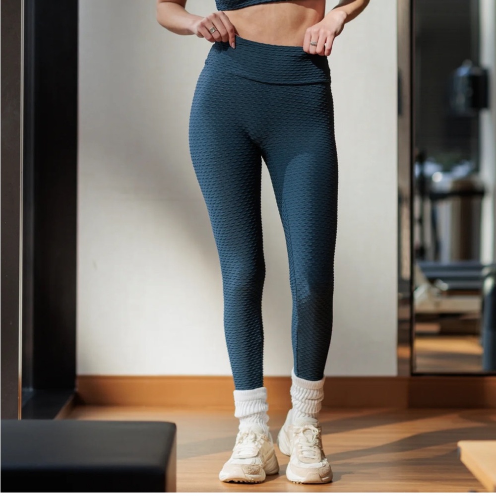 Booty by Brabants Textured High-Waist Leggings in Deep Teal